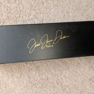 Jessie James decker curling iron